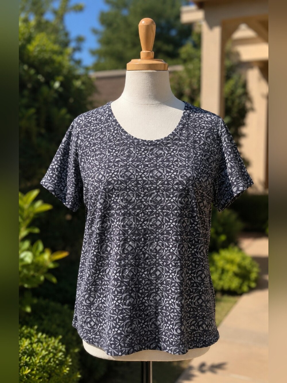 Classic Scoop Neck Short Sleeve Top - Navy Pattern